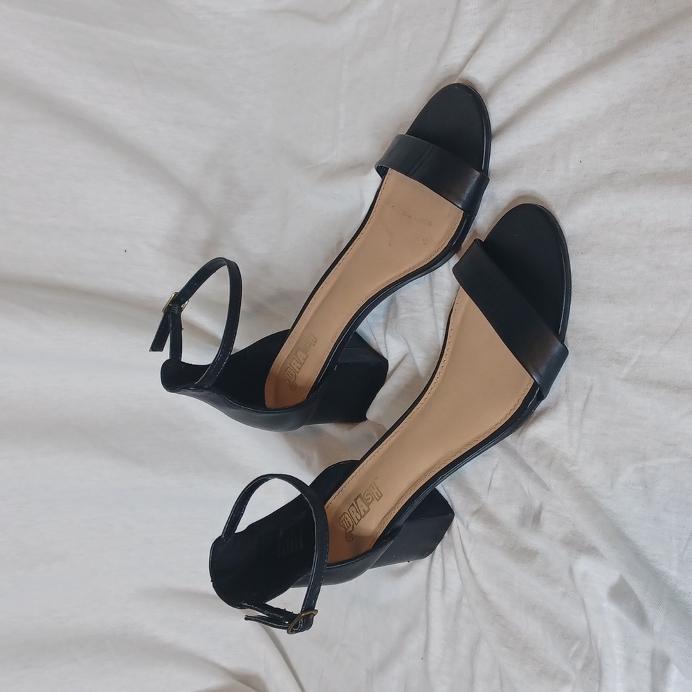 Brash black dress shoes‎